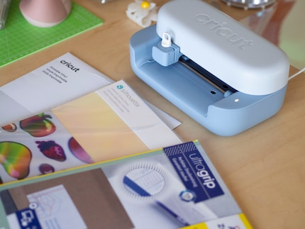 Ich will wissen, wie gut es der Joy 2 mit Stickerfolien unterschiedlicher Marken aufnehmen kann.