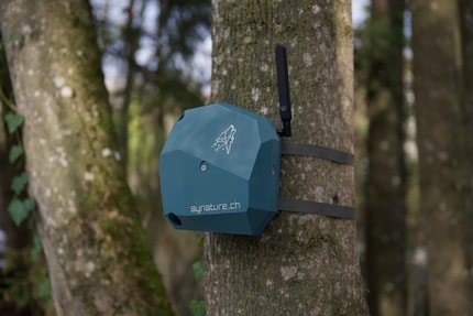 Das Synature-System mit Mikrofonen und Mobilfunk.