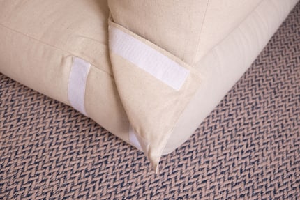 Indem du sie löst, machst du das Mini-Sofa …