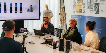 Dr. Gabriela Kieser und Dr. sc. ETH David Aguayo, Leiter der Kieser Forschungsabteilung, beim Medientermin im Studio Zürich-Flughafen.