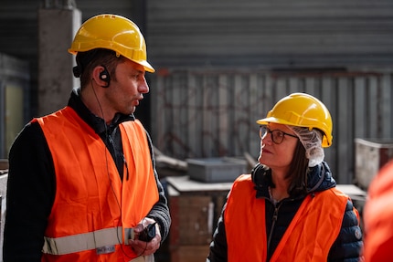 Pasqual Zopp und Sabine Krattiger im Austausch.