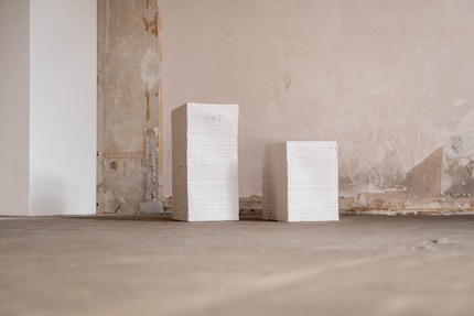 Aus dem Altpapier ins Wohnzimmer: A4—Side Table.