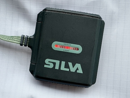 Das Rotlicht macht mich für herannahende Velos sichtbar.