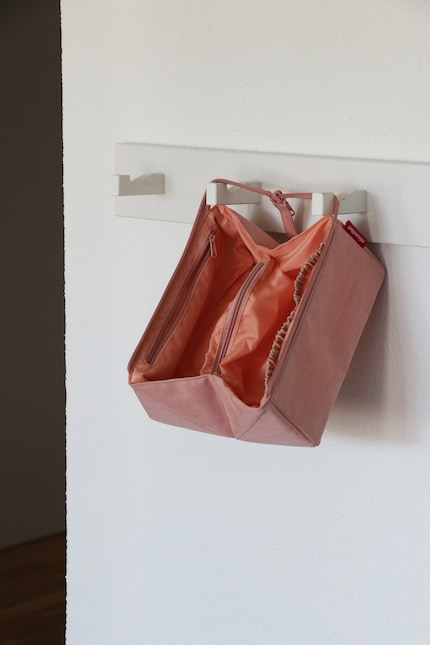 Mit 177 Gramm ist das Etui ganz schön leicht.