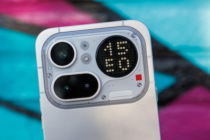 Design-Spielkram gibt es nur noch direkt um die Kameras.