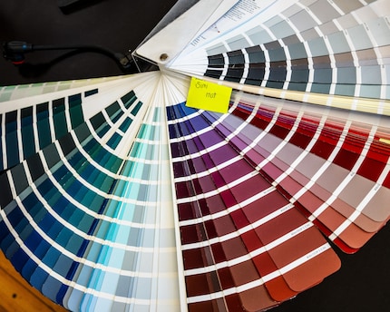 Welche Farbe soll der Rahmen haben?