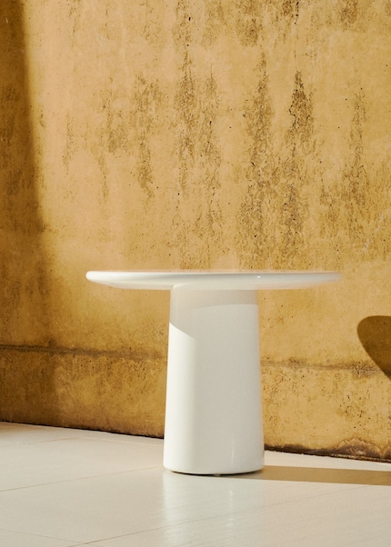 Bewusst täuschend: Dieser Tisch sieht aus wie Keramik …