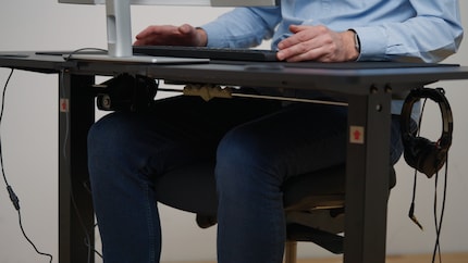 Die S-Variante des Casaria-Tisches ist mir als 1,90-Meter-Mann etwas zu klein geraten.