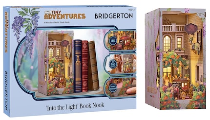 The packaging and the fully assembled Book Nook.