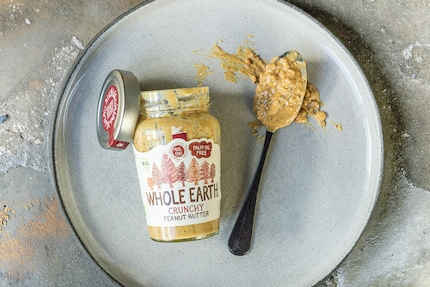 This is how peanut butter should be done – Whole Earth’s «crunchy» version.