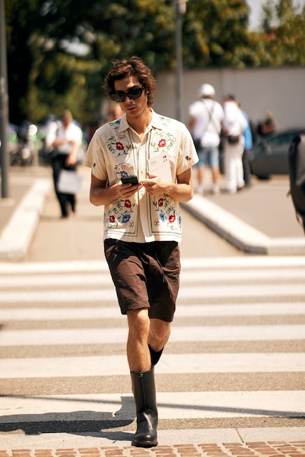 Il coraggio per i ricami floreali paga.