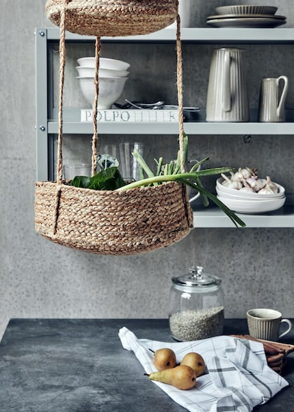 Die Montage ist einfacher als gedacht: ein Haken in der Decke, eine stabile Aufhängung und fertig.