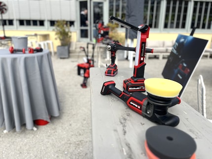 Neben Gartengeräten umfasst das Sortiment auch klassische Werkzeuge wie diesen Exzenterpolierer.