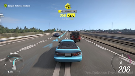 Eine Sensation – Autos auf der Strasse!