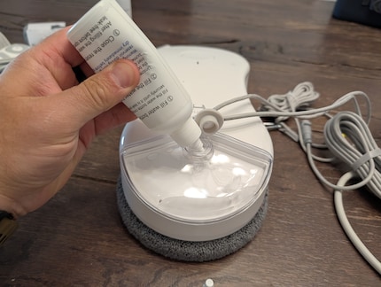 Mit dem Fläschchen kann ich leichter Reinigungsflüssigkeit einfüllen.