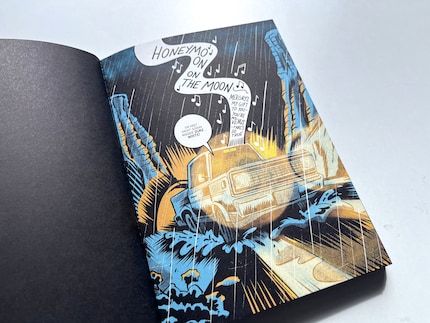 Die Bilder transportieren die düster-regnerische Atmosphäre der Geschichte gleich zu Beginn.