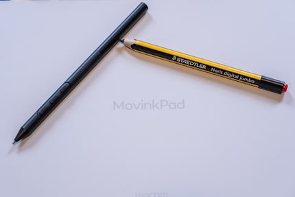 Naast de gewone stylus van Wacom (links) kan ik ook leveranciers van derden gebruiken.