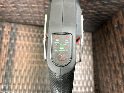 Das grüne Licht zeigt an, welche Öffnungsweite eingestellt ist.