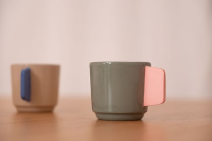 Die Oberfläche schmeichelt der Hand mehr, als sie es dem Auge verspricht.