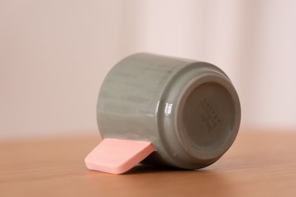 Die Stücke von Studio Sediment machen Farbe zur Hauptsache.