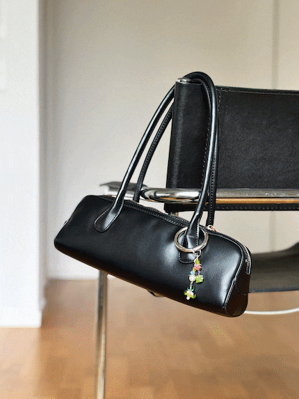 Was ich auch brauche, mein Karabiner hält es für mich.