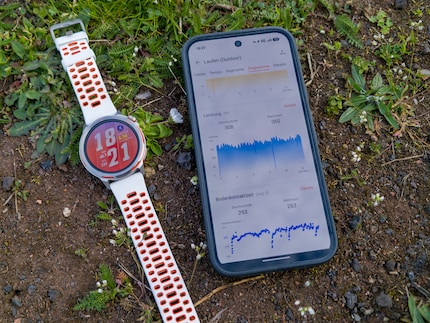 Gleichmäßige Belastung beim Laufen. Die Angabe in Watt erinnert an die Leistungsmessung beim Radfahren.