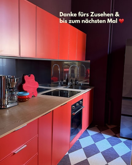 Aufmerksame Augen entdecken das Schneidebrett.