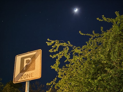 Eine bei Dunkelheit nutzbare Telekamera.