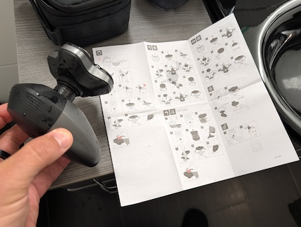 Hochwertiger Rasierer, mickrige und unübersichtliche Anleitung.