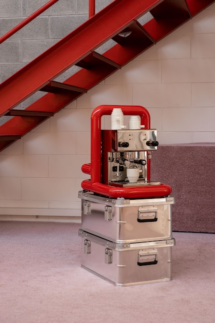 De espressomachine van Tina Bobbe komt rechtstreeks uit een AI-droom.