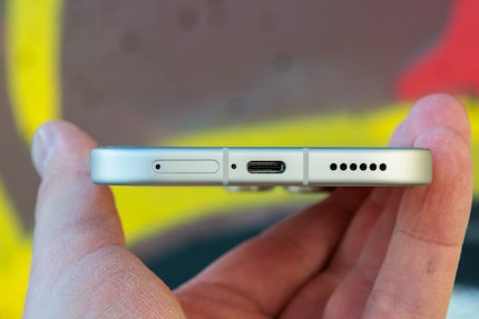 Ob drahtlos oder per Kabel, das Honor 600 Pro lässt sich zügig laden.