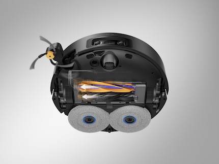 The X60 has a conventional mop system and a brush in which no hair gets caught.