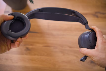 Das Arctis Nova Pro Omni wirkt trotz viel Kunststoff solide verarbeitet.