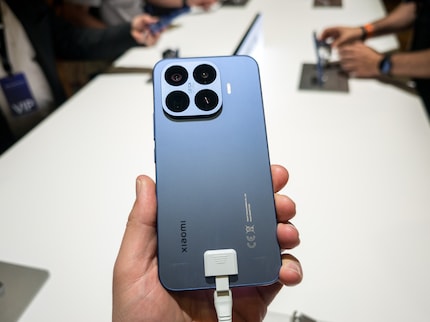 La variante blu dello Xiaomi 17T Pro.