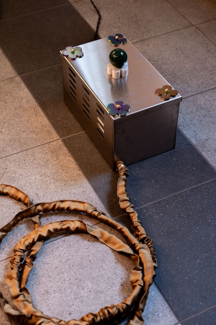 … sollte auch das Kabel nicht dem Zufall überlassen.
