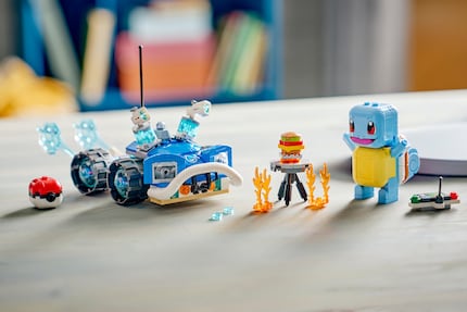 Schiggy gets a buggy. The set does not include a Smart Brick, but a Smart Tag for connecting to an All-in-One set.