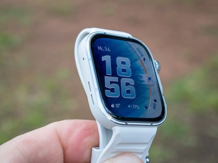 Die weiße Version der Watch Fit 5 Pro ist zusätzlich beschichtet.
