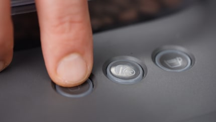 Drei Knöpfe gibt es: für kurzen, langen oder starken Kaffee.