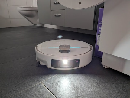 Dank Licht findet sich der Roboter auch in dunklen Räumen zurecht.
