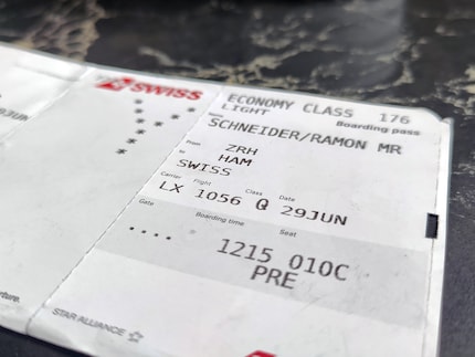 Mein Ticket für die unfreiwillige Alternative: Swiss statt Nightjet.