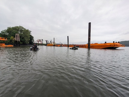 Angeln zwischen den Lastkähnen im Hafen – ein tolles Erlebnis.