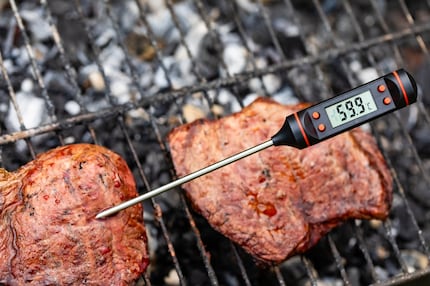 Bij grill- en vleesthermometers kan een onjuiste accuwissel de afdichting beschadigen.