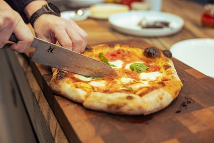 So eine Pizza würde im normalen Ofen nie gelingen.