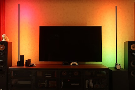 Der Prism-Effekt in der Hue-App präsentiert kräftige Farben und fließende Wechsel: Atmosphäre kann die «Play» auch ohne Synchronisierung schaffen.