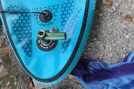 Aufpumpen, Luft ablassen oder trocken föhnen: Beim SUP-Ausflug ist der Kica Jet Fan 2S sehr praktisch.