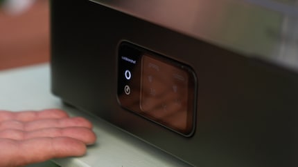 Das Touchdisplay ist übersichtlich, aber schmutzanfällig.