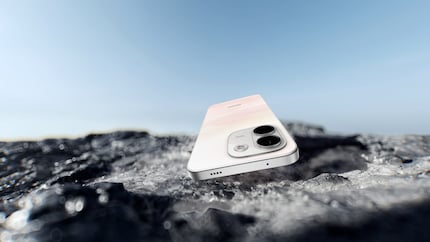 Mit diesem Bild will Xiaomi die Robustheit des Redmi Note 17 Pro Max untermauern.