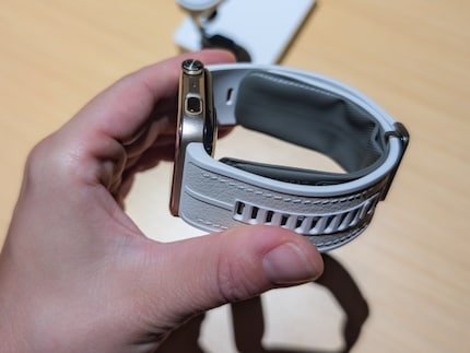 Grâce au bracelet airbag, il est possible de mesurer la tension artérielle.