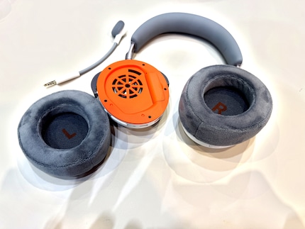 Für das Headset gibts auch Velours-Aufsätze.