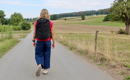 In der Sommerhitze wird's mir unter dem Rucksack zu warm.